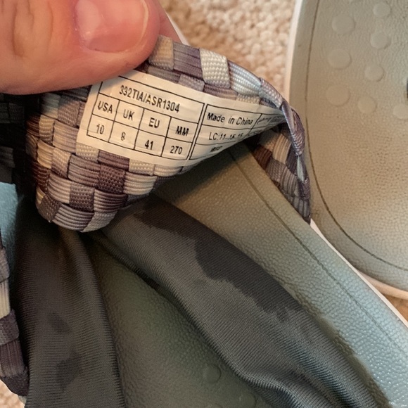 Womens Vionic t strap sandal woven band and yoga stretch - Picture 3 of 5